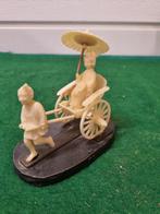 Beeld vrouw op riksja Japanse vintage, Verzamelen, Beelden en Beeldjes, Ophalen of Verzenden