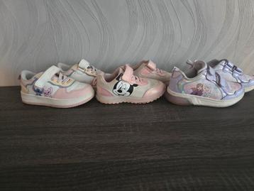 Gratis schoentjes maat 25  beschikbaar voor biedingen