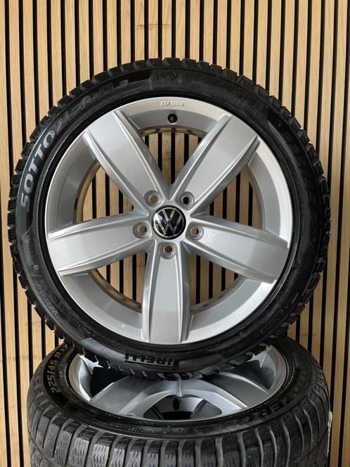 Originele 17” Volkswagen Golf Caddy Winterbanden 5X112, Auto-onderdelen, Banden en Velgen, Banden en Velgen, Winterbanden, 17 inch