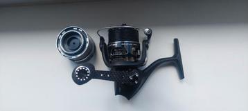 ABU Garcia Revo MGX30, topstaat, met reservespoel  beschikbaar voor biedingen