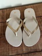 H&M Teenslippers - Maat 38 - Nieuw, Ophalen of Verzenden, Nieuw, Beige, Slippers