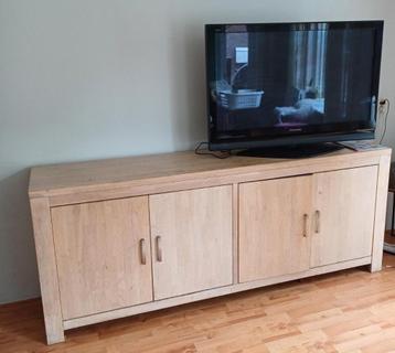 Eiken houten kast laag beschikbaar voor biedingen