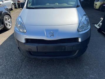 Voorkop compleet van een Peugeot Partner (EZR) beschikbaar voor biedingen