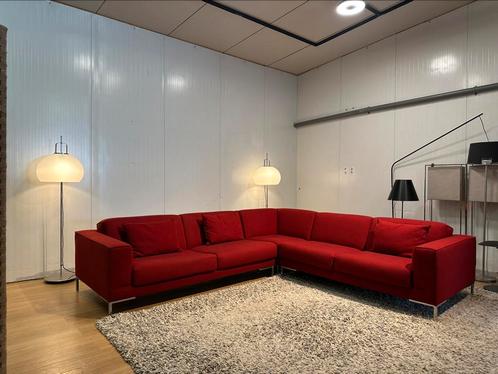 ZGAN Design on Stock Aikon Hoekbank – Ploegwol Bordeaux Rood, Huis en Inrichting, Banken | Bankstellen, Zo goed als nieuw, Vierpersoons of meer