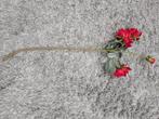 Rode kunstbloemen/rode rozen!, Huis en Inrichting, Ophalen of Verzenden, Zo goed als nieuw, Binnen