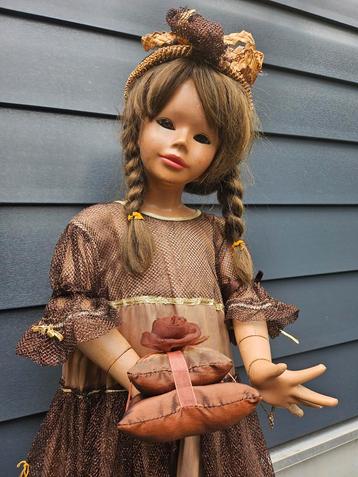Vintage Etalagepop / Paspop met Bruine Jurk en Accessoires beschikbaar voor biedingen