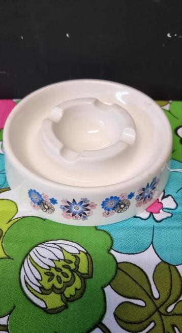 Antieke Asbak met Bloemenmotief 16x4cm beschikbaar voor biedingen