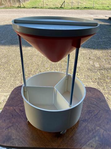 Vintage / Space Age  Mini Bar. beschikbaar voor biedingen