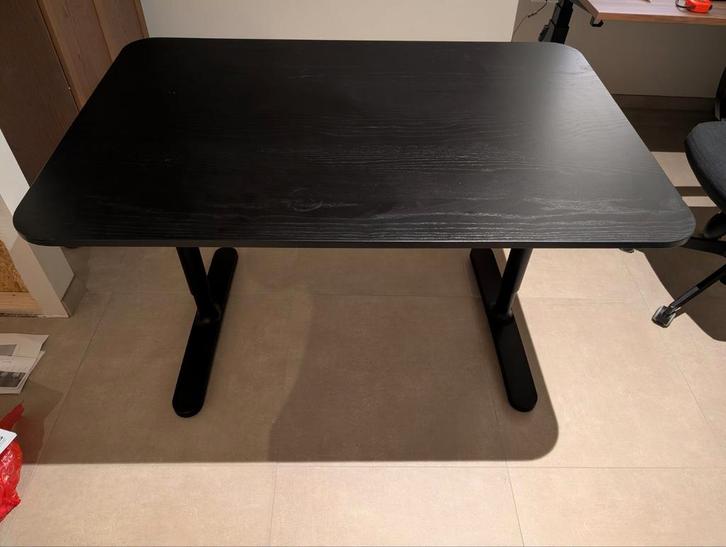 Ikea Bekant bureau zwart, Huis en Inrichting, Bureaus, Zo goed als nieuw, In hoogte verstelbaar, Ophalen