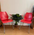 Twee Italiaanse design rode Maui van Vico stoelen kunststof, Twee, Kunststof, Ophalen of Verzenden, Zo goed als nieuw