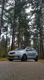 Toyota Yaris 1.3 16V Vvt-i 5DR 2007 Grijs, Auto's, Toyota, Voorwielaandrijving, Stof, 40 €/maand, Zwart