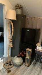 Staande lamp.  Voet touw, Huis en Inrichting, Lampen | Tafellampen, Ophalen of Verzenden, Zo goed als nieuw, 75 cm of meer
