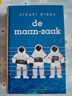 Cadeautip: De maan-zaak - Stuart Gibbs, Ophalen of Verzenden, Nieuw, Stuart Gibbs