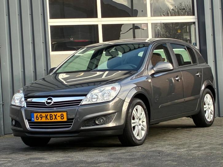 Opel Astra 1.6 Cosmo Leder Airco Cruise controle Trekhaak, Auto's, Opel, Te koop, Astra, Airbags, Airconditioning, Boordcomputer