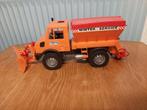 Bruder, unimog winterdienst met schuif voor, strooier achter, Ophalen of Verzenden, Gebruikt