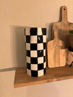 Checkered vaas van de Kwantum, Huis en Inrichting, Zwart, Aardewerk of Porselein, Ophalen of Verzenden, Zo goed als nieuw