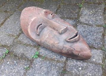 Houten oude afrikaanse masker mancave beschikbaar voor biedingen