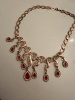 Elegante ketting met rode stenen, Sieraden, Tassen en Uiterlijk, Kettingen, Ophalen, Overige materialen, Zo goed als nieuw, Met edelsteen