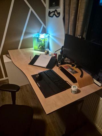 Bureau, hoogte verstelbaar, 180cm breed beschikbaar voor biedingen