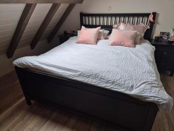Hemnes bed - Zwart houten bedframe beschikbaar voor biedingen
