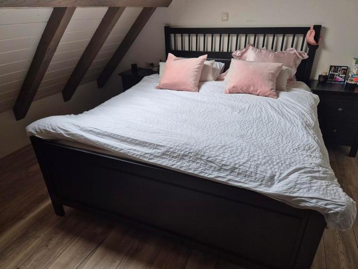 Hemnes bed - Zwart houten bedframe, Huis en Inrichting, Slaapkamer | Bedden, Zo goed als nieuw, Tweepersoons, 160 cm, 200 cm, Hout