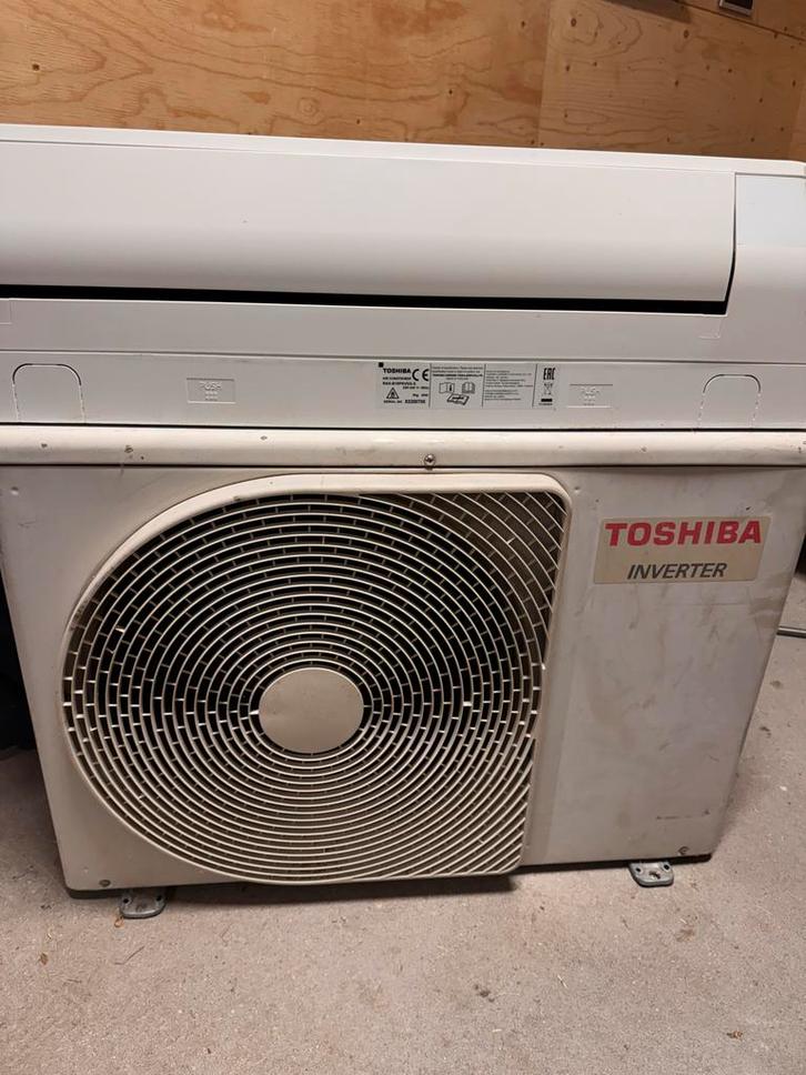 Toshiba Airco RAS-10PAVSG-E, Witgoed en Apparatuur, Airco's, Gebruikt, Wandairco, Minder dan 60 m³, Koelen en Ontvochtigen, Afstandsbediening