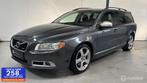 Volvo V70 2.5T R-Design LEER / XENON, Auto's, Volvo, Gebruikt, 2521 cc, Traction-control, Zilver of Grijs