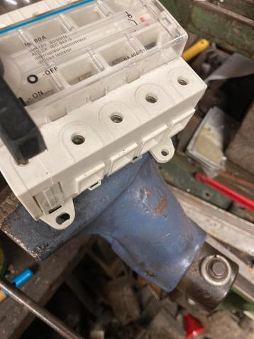 Elektra: Hoofdschakelaar, Automaten, Contactdozen beschikbaar voor biedingen