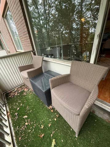 Rotan Tuinset - 2 Stoelen & Tafel beschikbaar voor biedingen