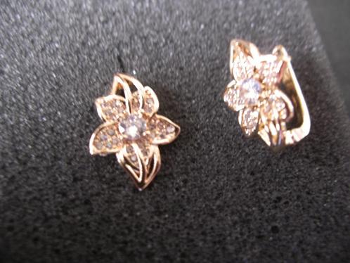 Een paar mooie 18k Goud Vergulde Oorbellen met Zirkonia, Sieraden, Tassen en Uiterlijk, Antieke sieraden, Oorbellen, Goud, Verguld