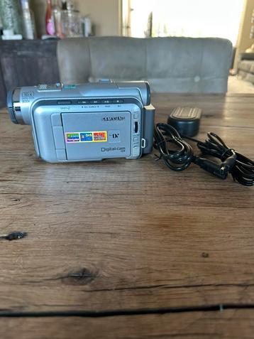 Samsung miniDV canera VP-D101 digitaliseren/afspelen beschikbaar voor biedingen
