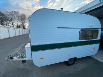 Retro opgeknapte Avento caravan 1975