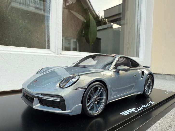 1:18 Porsche 911 992 Turbo S Sonderwunsch Chromaflair Spark, Hobby en Vrije tijd, Modelauto's | 1:18, Zo goed als nieuw, Auto