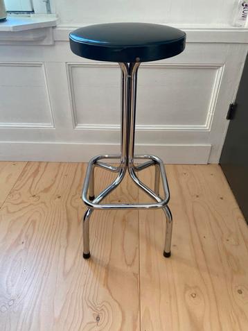 Vintage barkruk jaren ‘60-‘70 beschikbaar voor biedingen