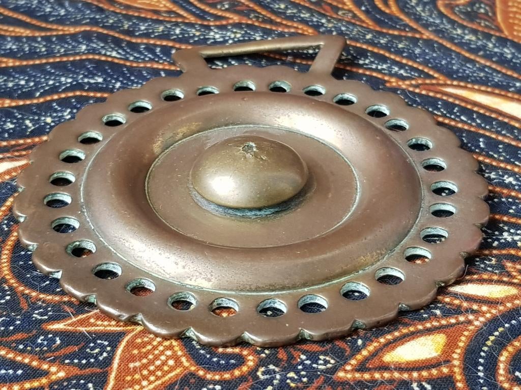 Zeldzaam antiek schild kleppermannetje uit Engeland 10 cm., Ophalen of Verzenden, Koper