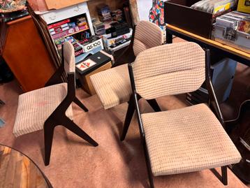 4 x vintage stoelen beschikbaar voor biedingen