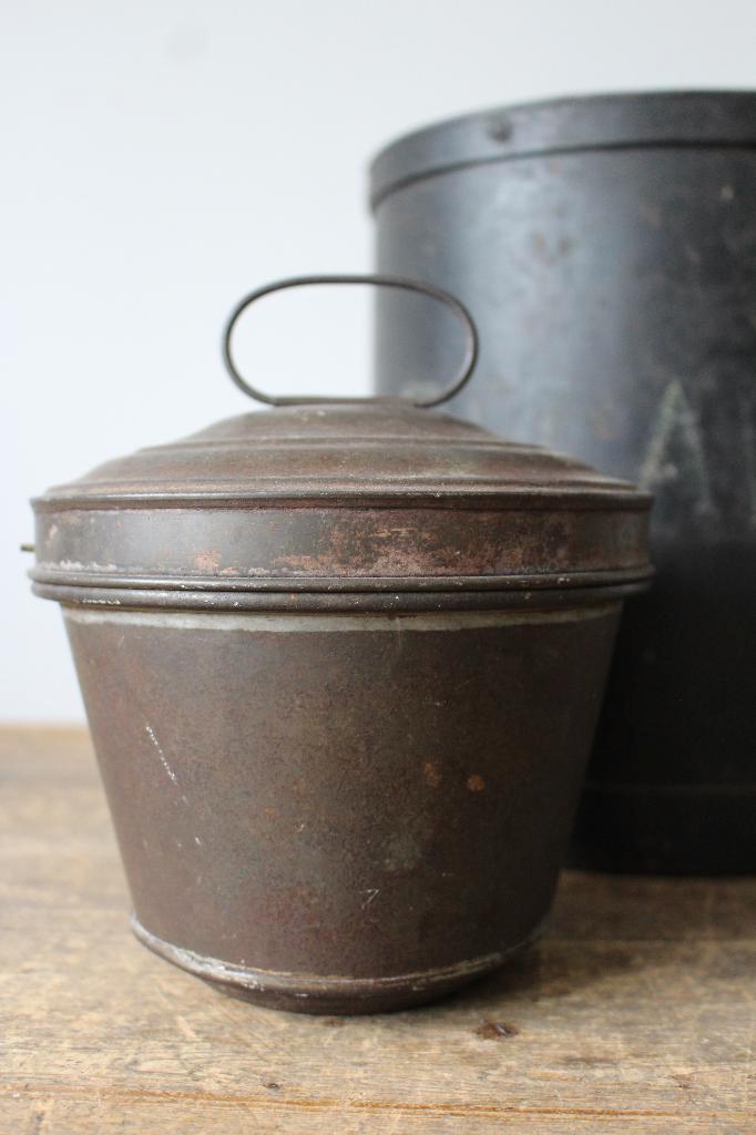 Oude brocante poffert Nr.3 *Pronck & Praal*, Antiek en Kunst, Curiosa en Brocante, Ophalen of Verzenden