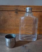 Oude Zweedse glazen drankflacon met dop en bekertje, Ophalen of Verzenden
