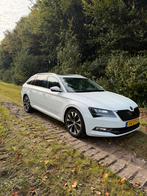 Skoda Superb Station 150pk 2015, Auto's, Voorwielaandrijving, 65 €/maand, Wit, Origineel Nederlands