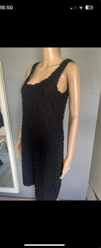 Black dress ruffles, Zwart, Ophalen of Verzenden, Zo goed als nieuw, Knielengte