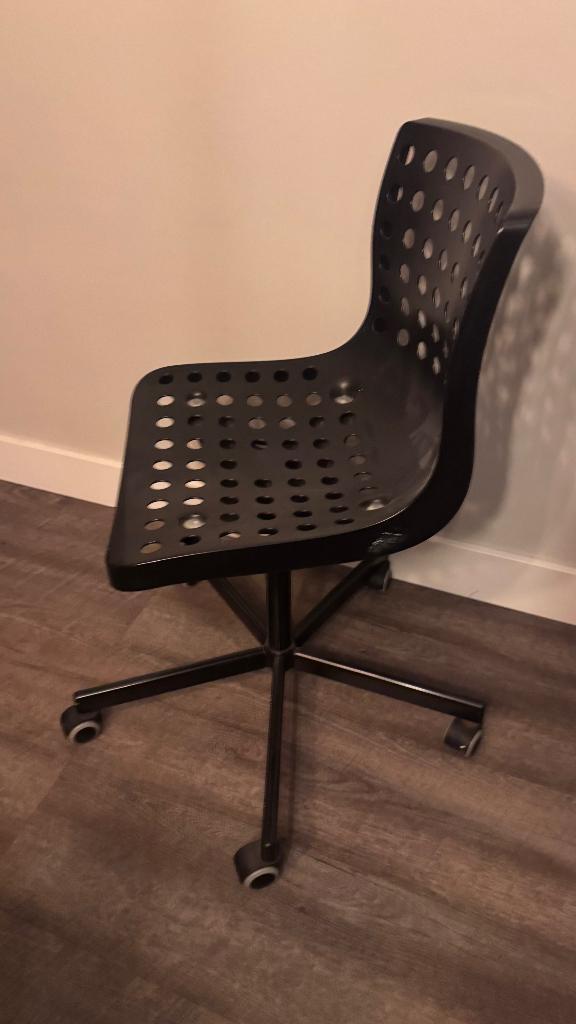 Slechts 10 euro: IKEA Bureaustoel Zwart, Huis en Inrichting, Bureaustoelen, Gebruikt, Bureaustoel, Zwart, Ophalen