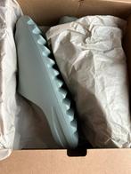 Adidas yeezy yzy slide salt 44,5, Ophalen of Verzenden, Nieuw