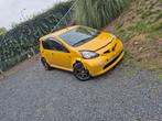 Toyota Aygo kapot, Auto's, Voorwielaandrijving, Overige kleuren, 4 stoelen, 68 pk