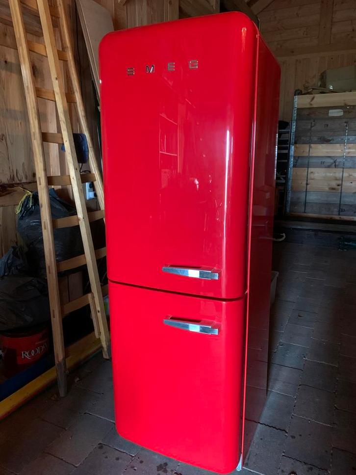 SMEG koel-vriescombinatie rood, Witgoed en Apparatuur, Koelkasten en IJskasten, Gebruikt, Met aparte vriezer, 200 liter of meer