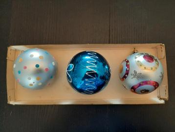 3 Vintage grote glazen kerstballen beschikbaar voor biedingen
