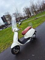 Vespa primavera sprint, Ophalen of Verzenden, Zo goed als nieuw, Benzine, Overige modellen