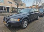 Volvo XC70 2.5T AWD Summum |Dealer Onderhouden! | Trekhaak |, Auto's, Volvo, Automaat, 1800 kg, Beige, XC70
