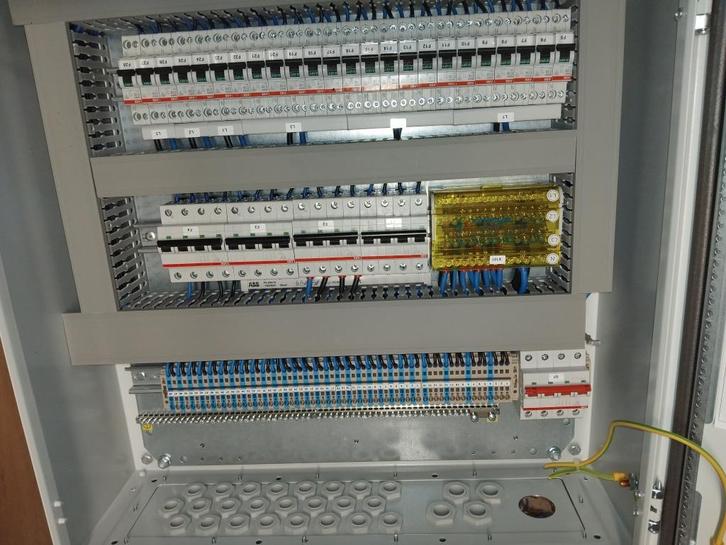 Veldverdeler Eaton, Eldon of Legrand, Doe-het-zelf en Verbouw, Kratten en Dozen, Gebruikt, Bak of Kist, Minder dan 50 cm, Minder dan 35 cm