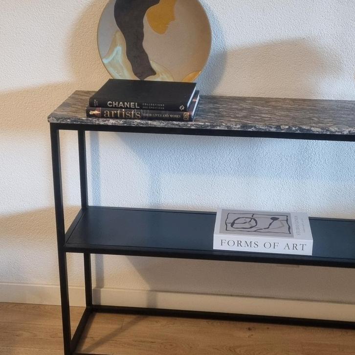 Sidetable/wandrek/wandtafel 85 cm hoog zwart metaal + marmer, Huis en Inrichting, Tafels | Sidetables, Zo goed als nieuw, 25 tot 50 cm