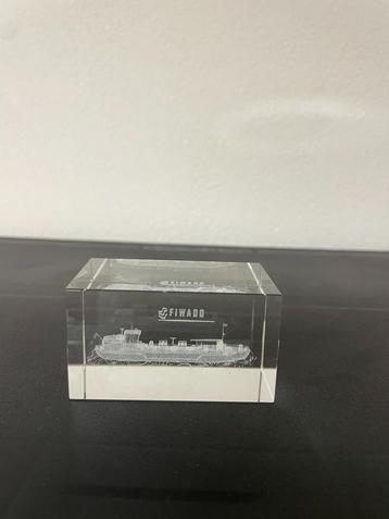 Glazen 3D blokje met Fiwado bunkerboot beschikbaar voor biedingen